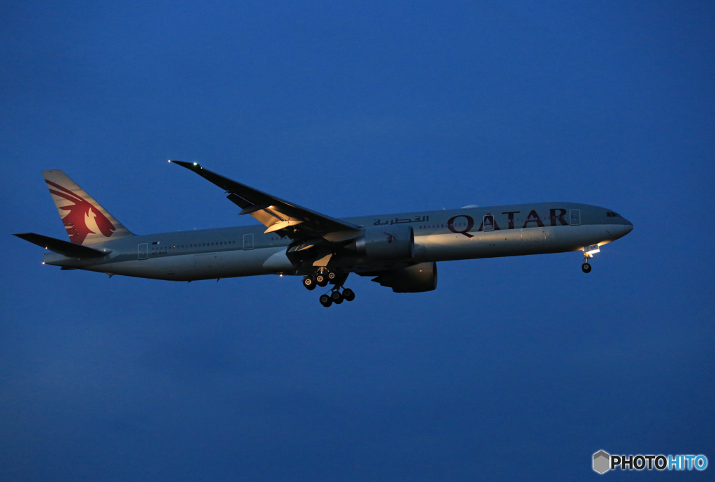 「はれ」 カタール航空 B777-3DZ Landing