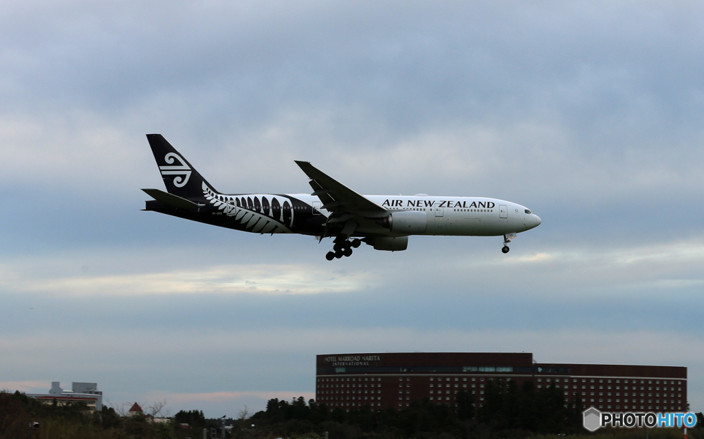 「令和」 NZ' 777-219 ZK-OKB  Landing 