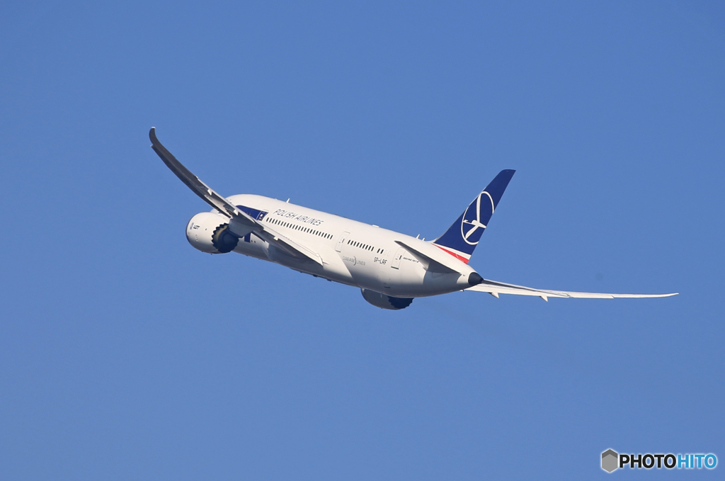 「良い空～」LOT 787-8 SP-LRF 出発