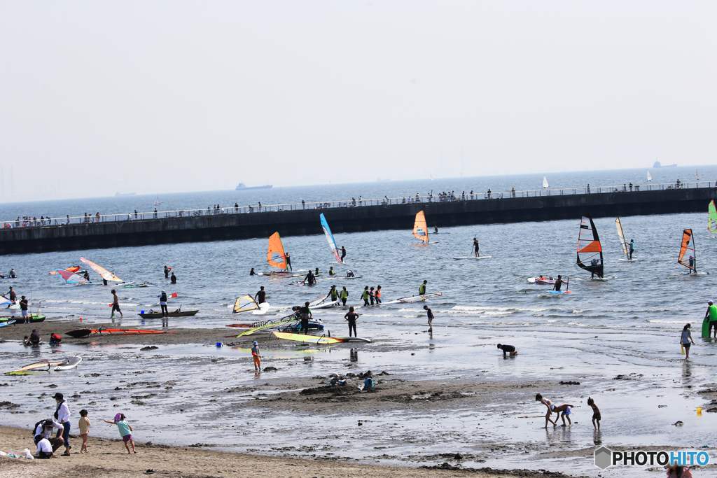 「クール」楽しいな・みんなの浜辺と砂浜で遊ぶ