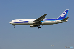 「そらー」 ANA 767-381 JA605A 着陸します