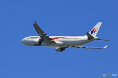 「晴れ」 Malaysia A330-323 9M-MTJ 出発です