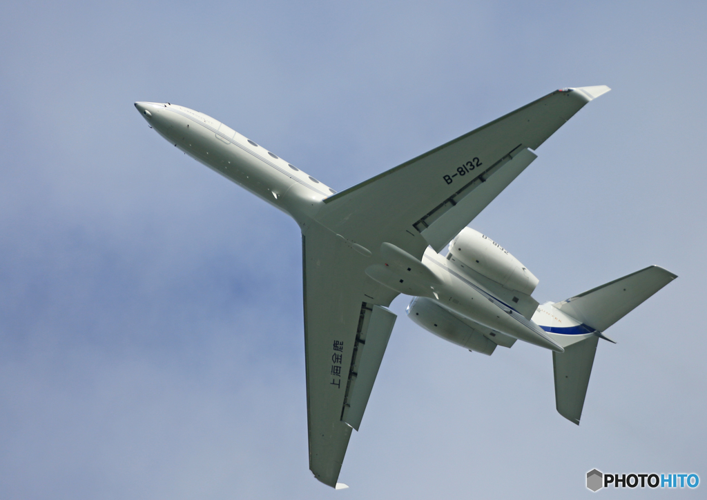 [青い空]プライベート上海金鹿ガルフG550 B-8132離陸
