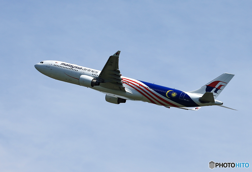 「空色」Malaysia A330-323 9M-MTI  出発です