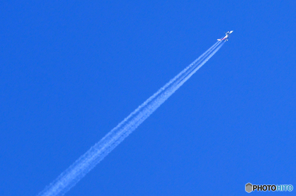 ☀「青い空」が一番     大きな飛行機雲✈アシアナA380✈