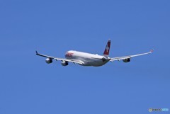 「ブルー」 Swiss A340-313 HB-JMH 飛ぶ