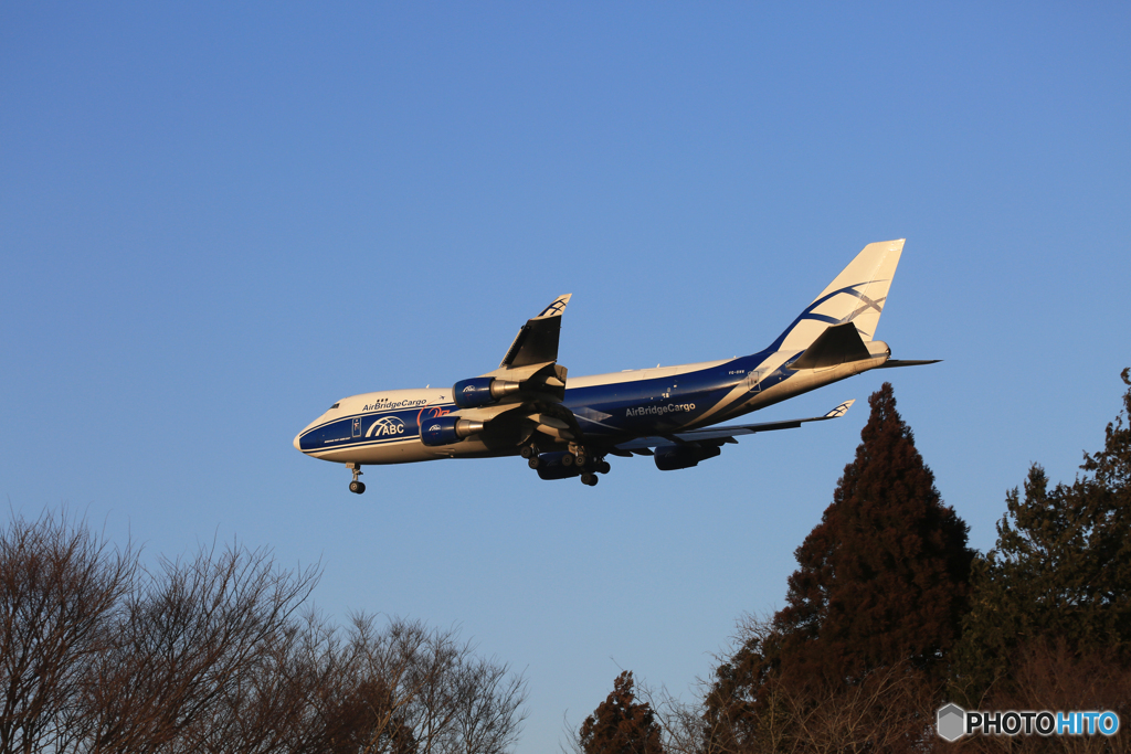 「青色が好き」エアーブリッジ Cargo 747ジャンボ機 Landing