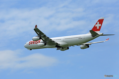 「はれー」 SWISS A340-313 HB-JMC 出発