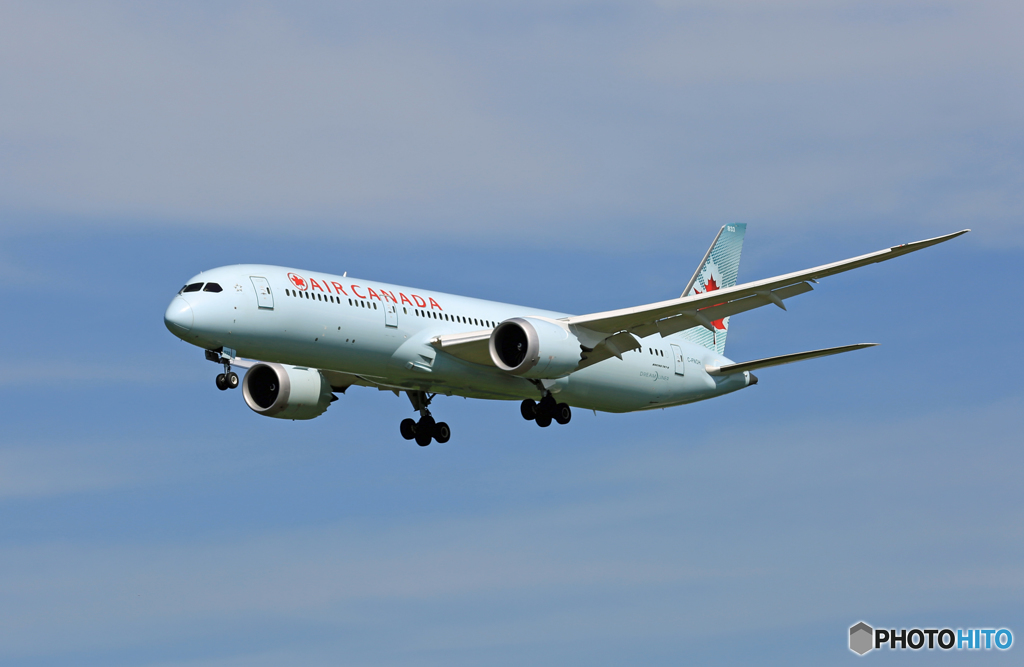 「青空」 Air Canada 787-9 C-FNOH 到着です