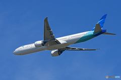 「すかい」 Garuda 777-3U3 PK-GIG 離陸 します