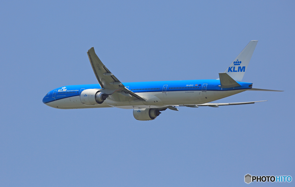 「空色」 KLM 777-306 PH-BVU 飛び立ちです
