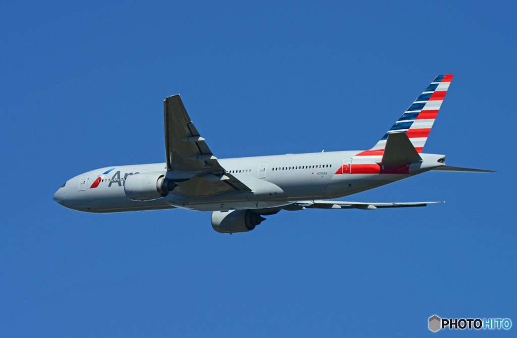 「すかい」 American 777 N755AN 離陸 します