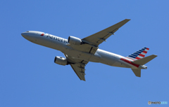 「すかい」 American 777-223 N799AN 飛び立ち
