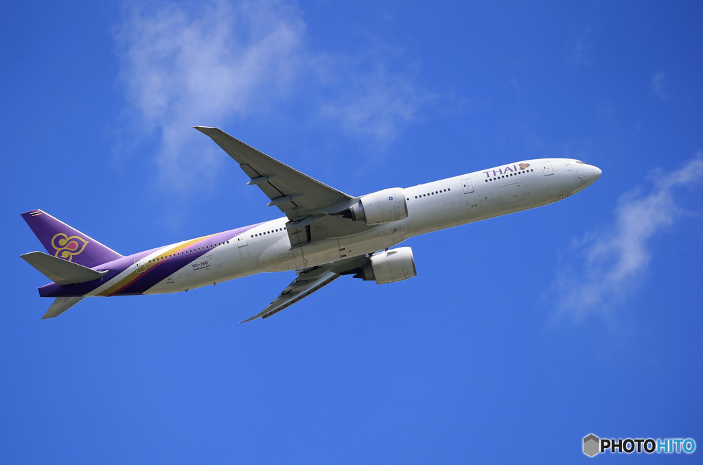 「ブルー」THAI 777-3AL HS-TKR  飛行 