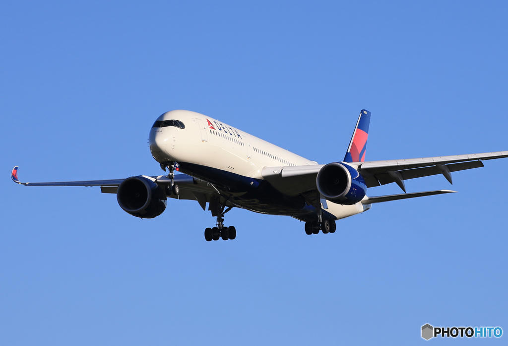 「ブルー」DELTA A350-941 N503DN  着陸です