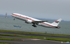 「曇り」 UAEアラブ首長国連邦 政府専用機Takeoff