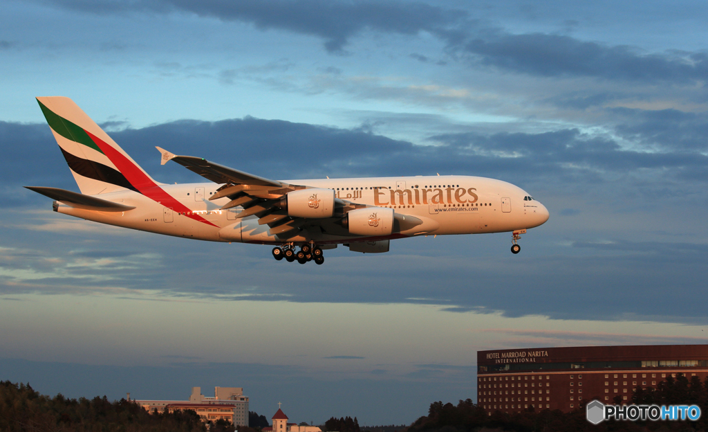 「スカイ」 エミレーツ航空 A380 良い空 Landing 