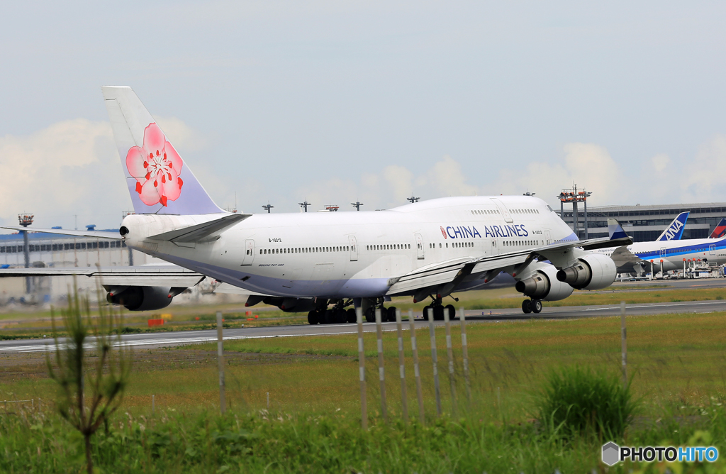 ☮China 747-400 B-18212 ✈出発です。　