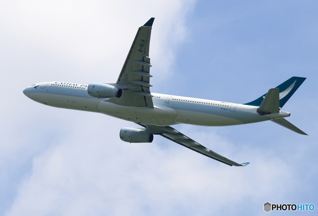 ☀「青い空」が一番 Cathay A330-342 B-HLH 飛ぶ