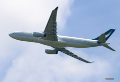 ☀「青い空」が一番 Cathay A330-342 B-HLH 飛ぶ
