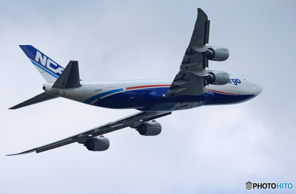 「晴れ」 NCA 747-8KZF JA17KZ 出発