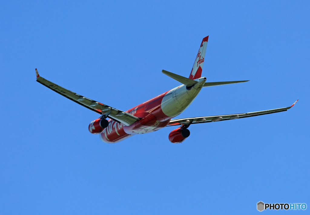 「青色が好き」 Air Asia A330-343 PK-XRC 飛び立ち