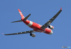 「真青の空」 Air Asia A330-343 HS-XTG 離陸