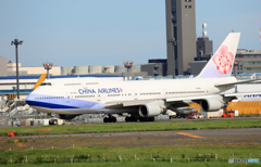 「青色」 China Air 747-400 B-18215 飛び立ちです