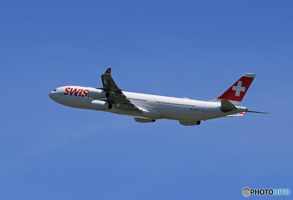 「群青」 SWISS A340-313 HB-JMH 出発です