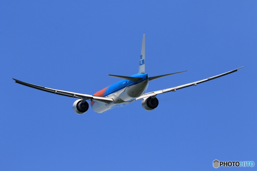 [青い空] KLM オレンジ・ブルー777-306 PH-BVA Takeoff