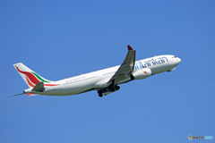 「賀正」 SriLankan A330-343 4R-ALM 飛び立ちです
