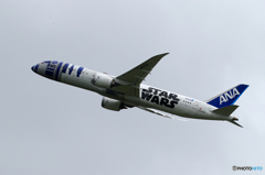 「曇り」 STAR WARS 787-8 JA873A Takeoff 