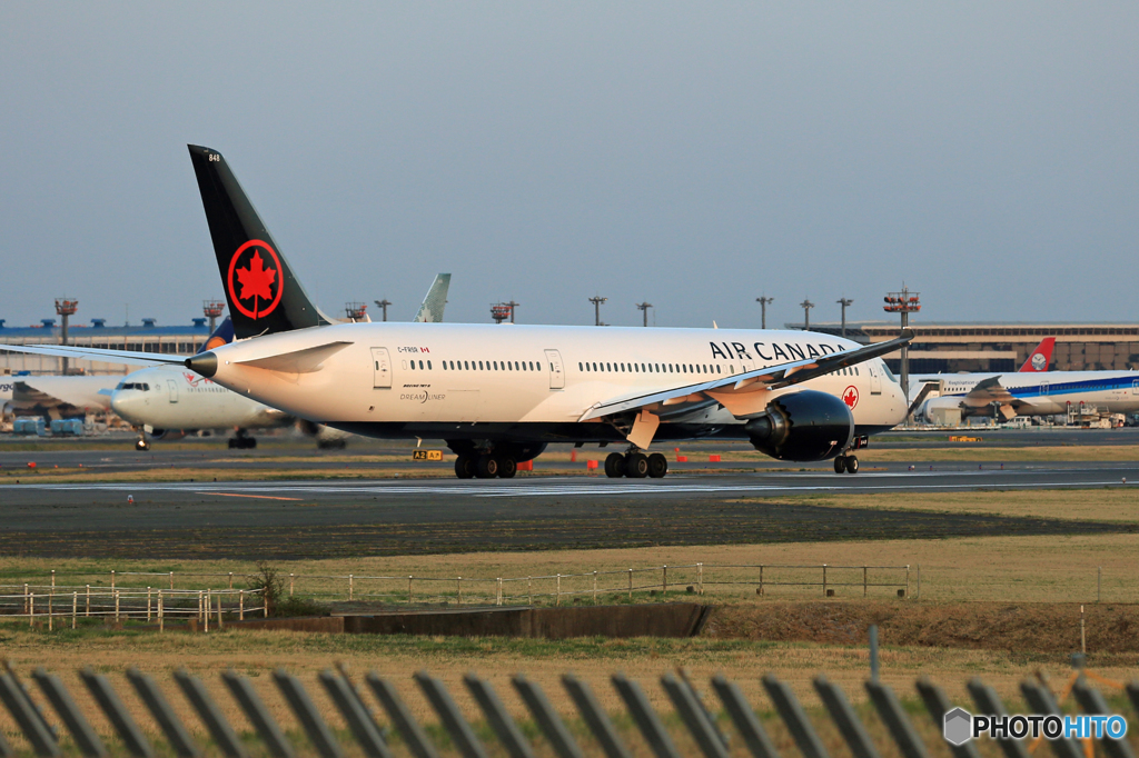 「青色」 AIR CANADA 787-9 C-FRSR 出発です