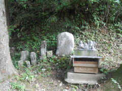 川原湯神社の石仏