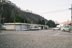 要害山と蒲生岳と只見駅と只見線代行バス