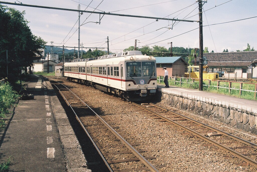 岩峅寺駅にて