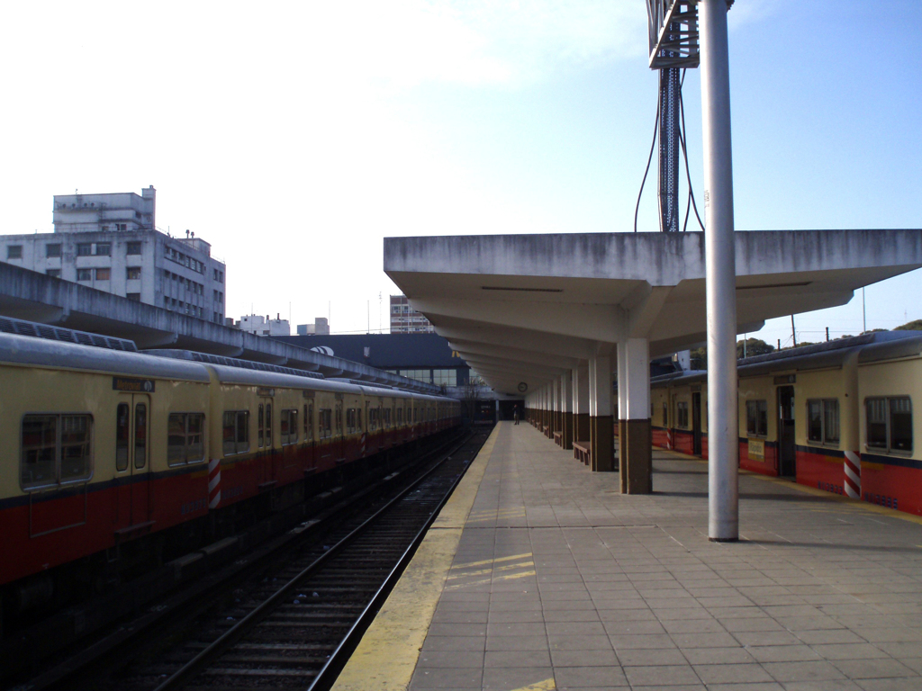 ラクロセ駅にて