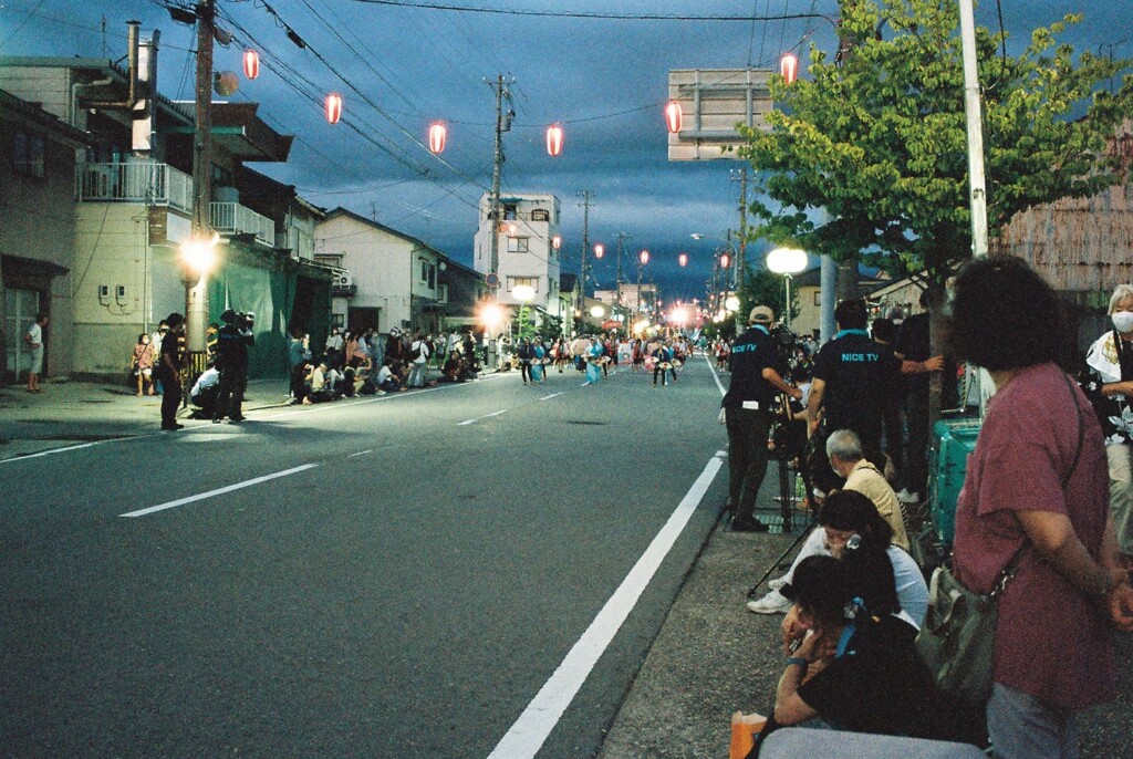 せり込み蝶六踊り