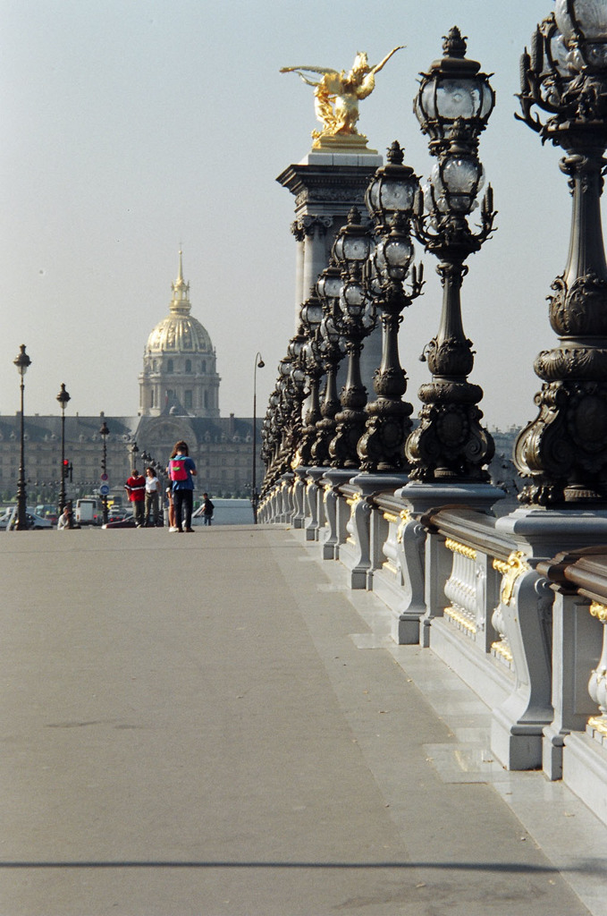 アレクサンドル3世橋にて（1998年）