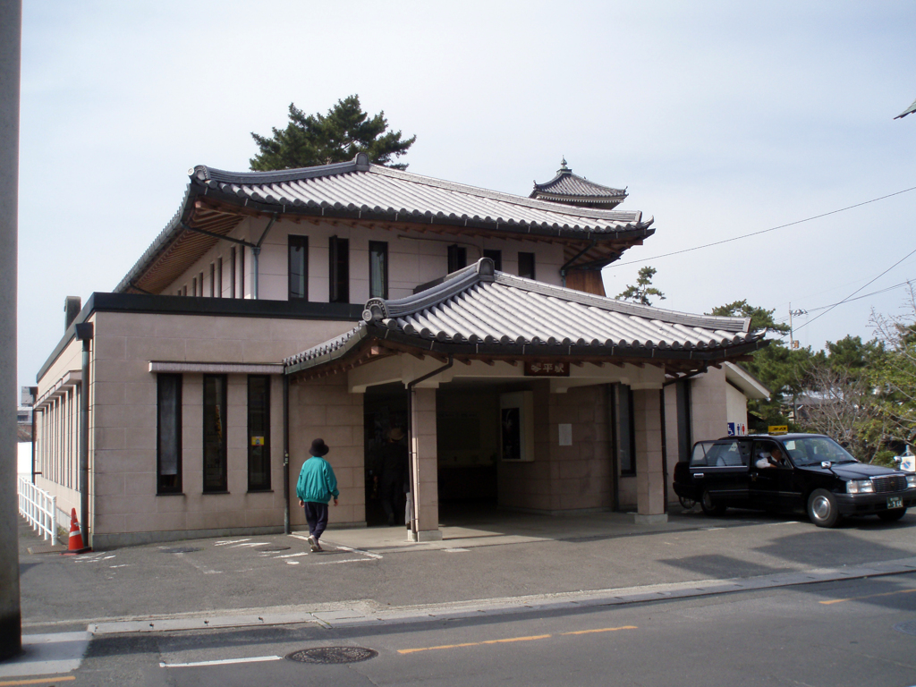 琴電琴平駅