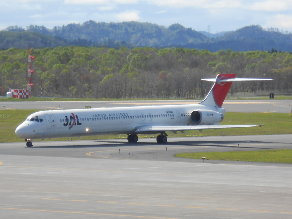 MD90型機