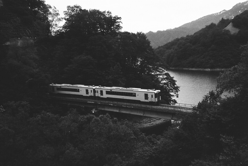 余韻沢橋梁