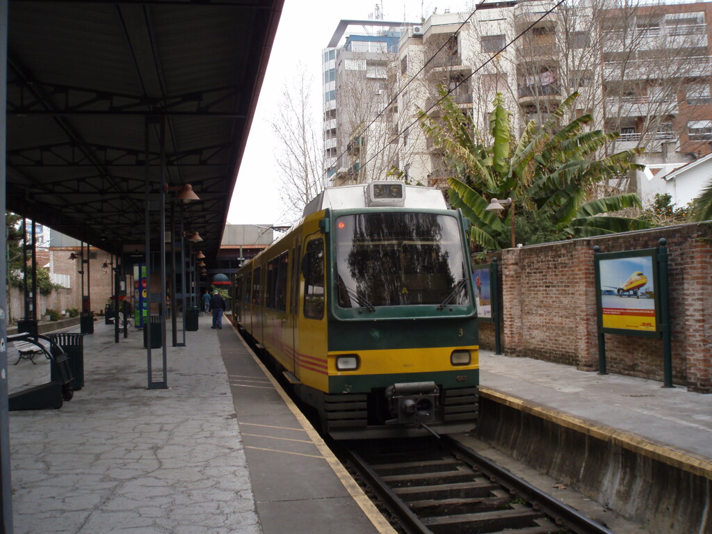 アベニーダ・マイプ駅