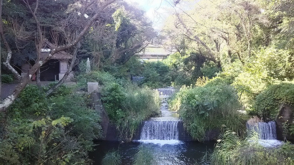 白糸川の釈迦如来