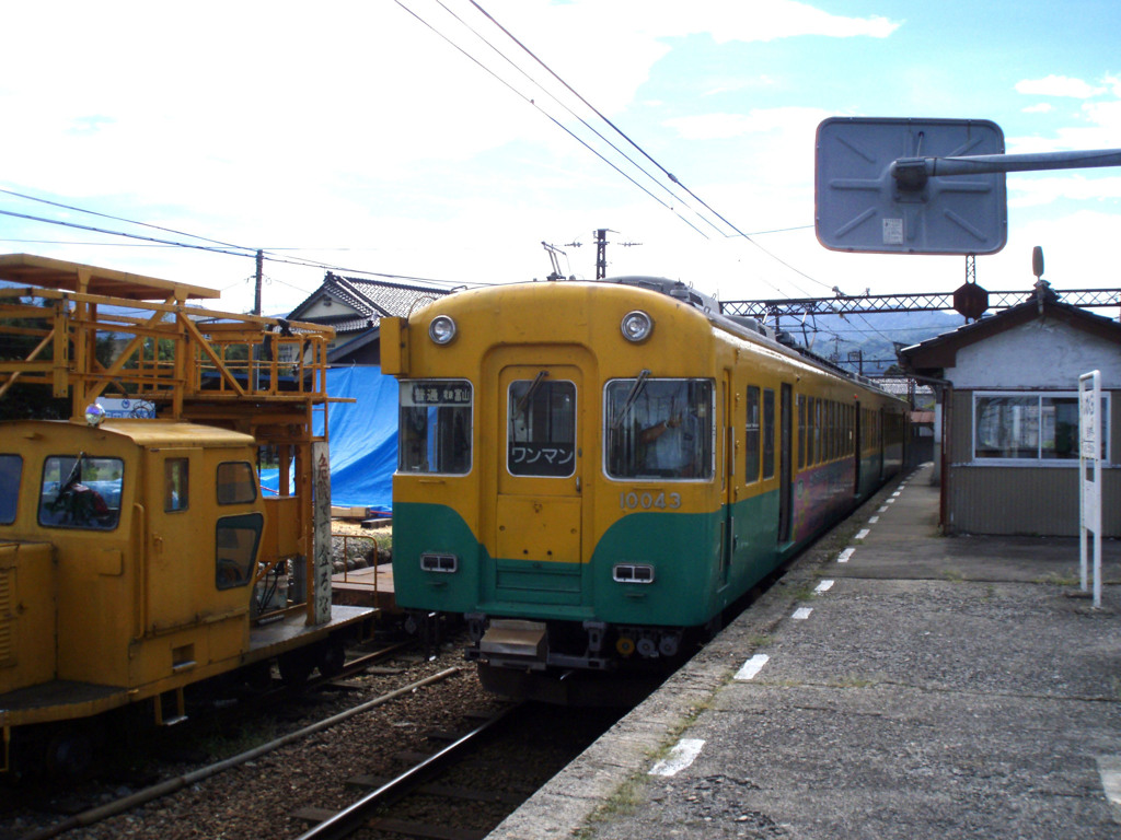 岩峅寺駅にて