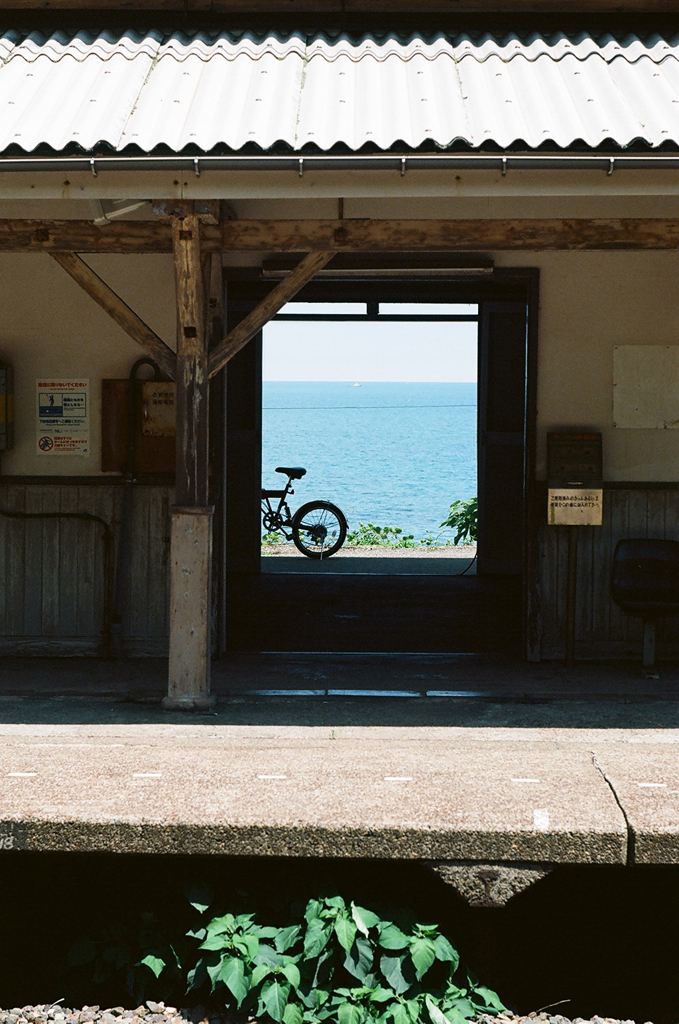 夏の駅