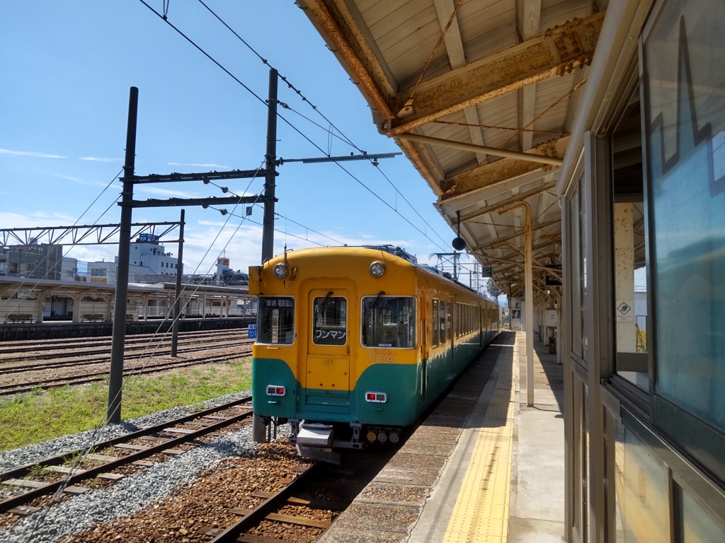 新魚津駅にて