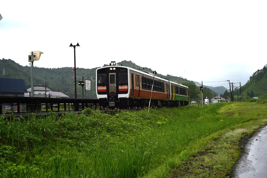 只見駅にて