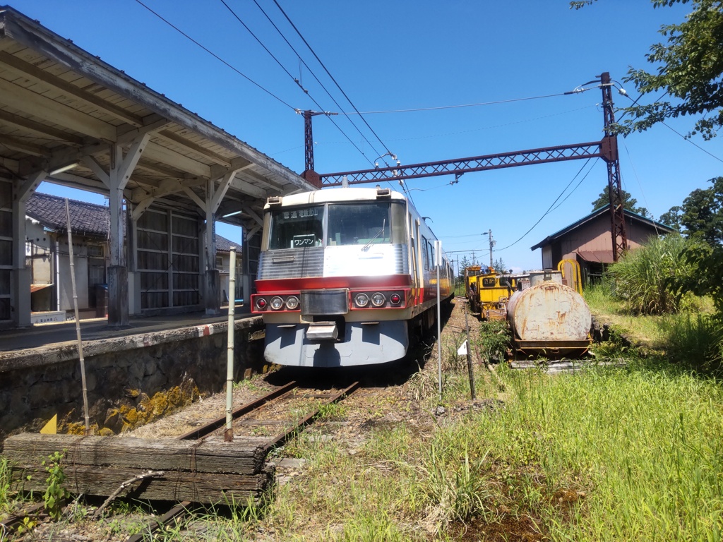 岩峅寺駅にて