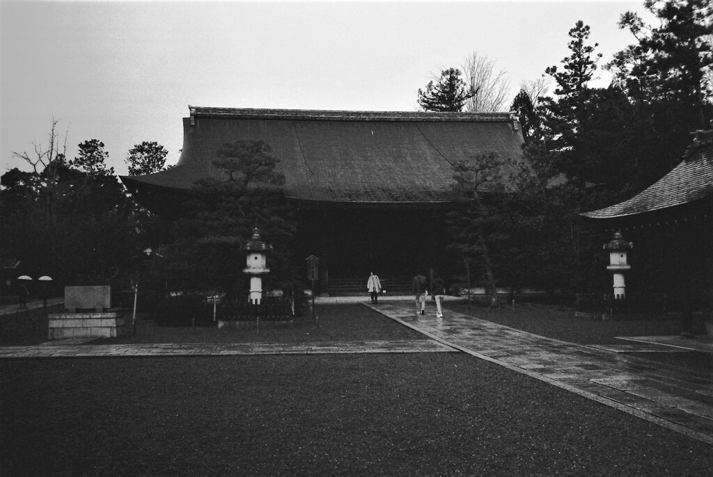 広隆寺にて